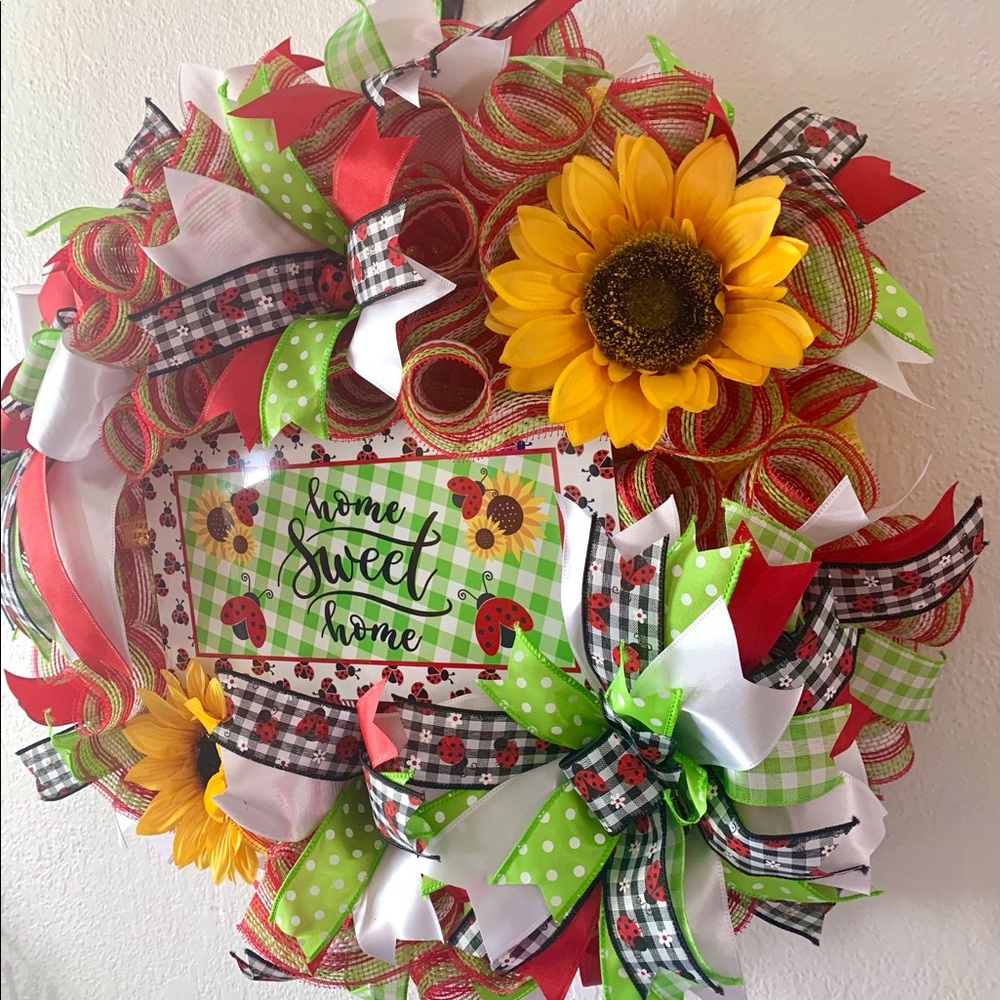 Deco mesh ladybug and sunflower wreath, Home Sweet Home wreath, all occasion - Picture 2 of 9